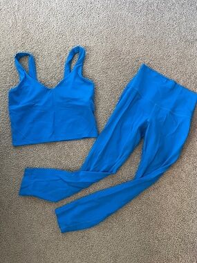 lululemon athletica Bright Blue Seamless Sports Bra and Leggings Set